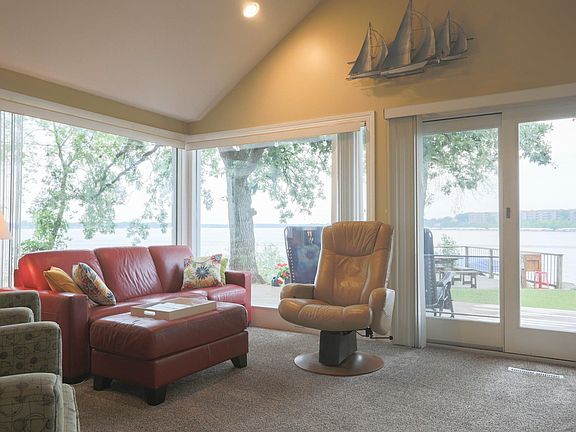 4th image of 336 Lake Dr