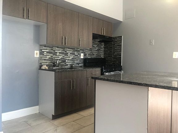 2nd image of 560 Bramhall Ave #10F