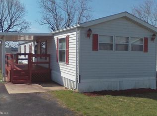 498 Brendon Dr, Leola, PA 17540