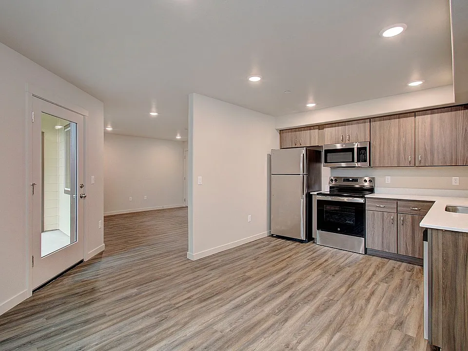 404 NE 117th Ave #105