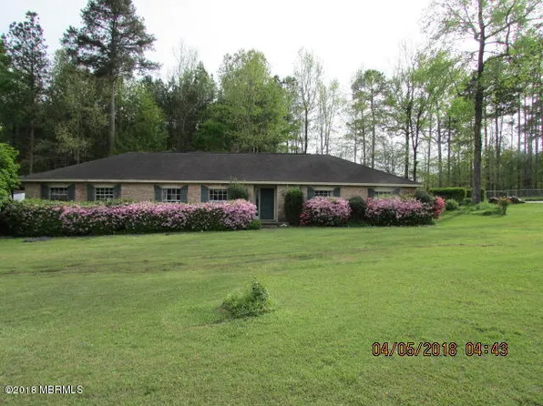 5933 Oak St, Meridian, MS 39305