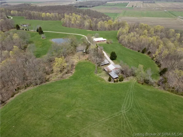 1049 E Dearland Lane, Vallonia, IN 47281