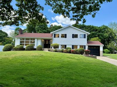 11 Tollgate Drive, East Northport, NY, 11731