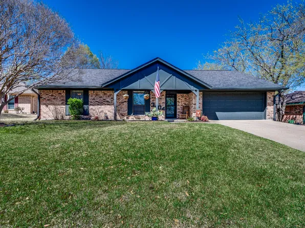 3404 Canton St, Greenville, TX 75402