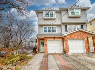 37 Blaine Ct, Staten Island, NY 10310