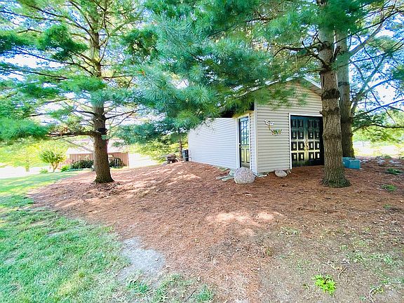 5th image of 509 N Country Ln