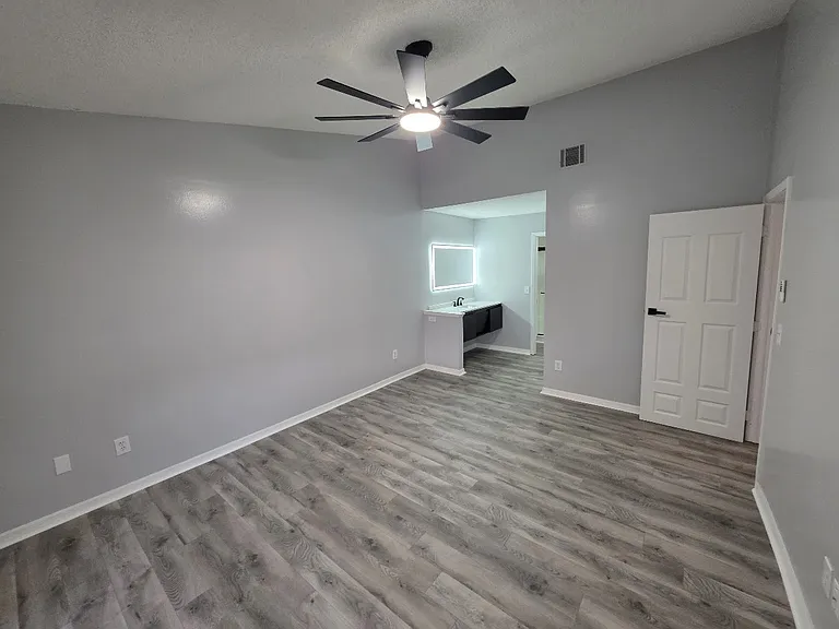 540 Harvard Pl — Photo 11