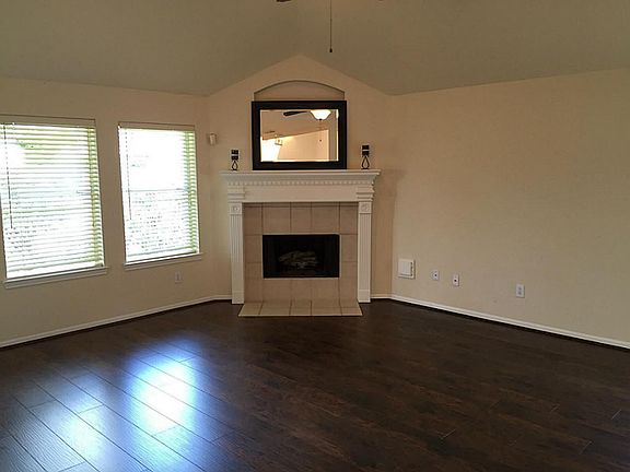 2nd image of 3603 Heritage Colony Dr
