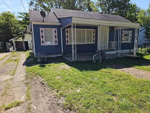 1816 Kenmore Dr Photo 1