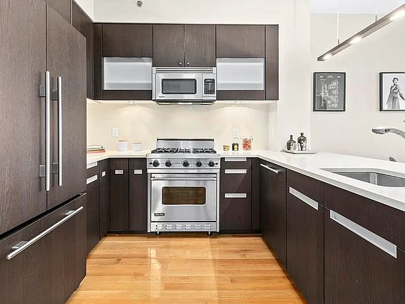 3rd image of 454 W 54th St APT 2A