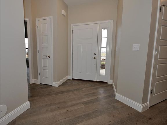 2nd image of 2474 Jane Cir