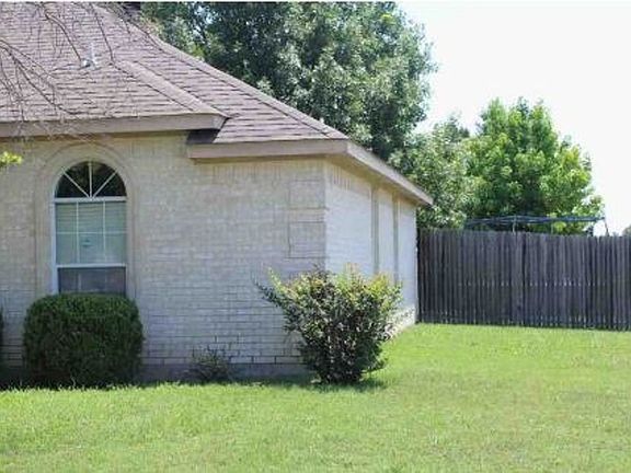 2nd image of 100 Forest Park Ln
