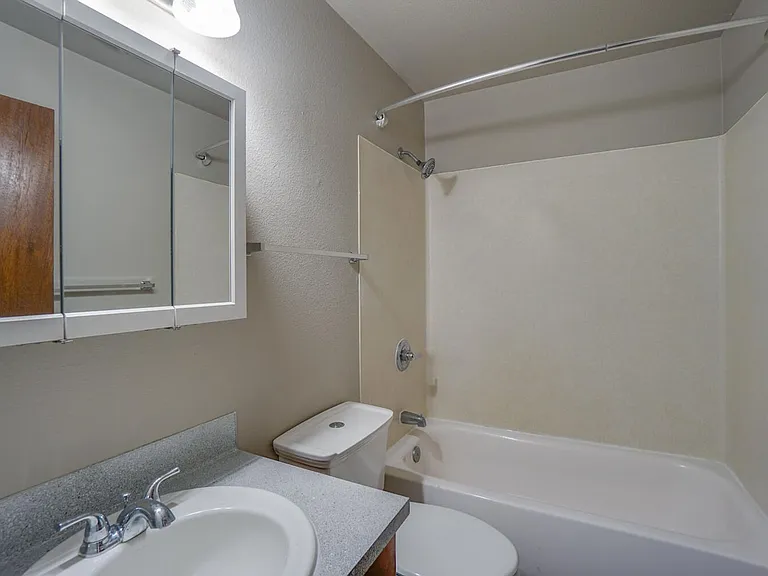 5128-5218 SW Franklin Ave — Photo 13