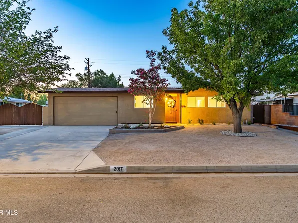 2017 W Newgrove St, Lancaster, CA 93536