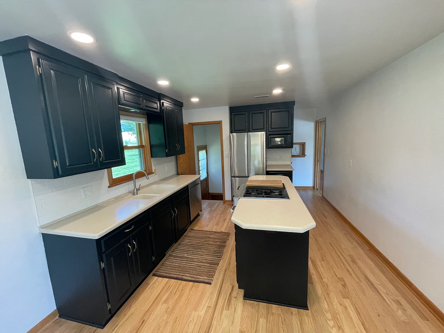 3 bed, 1678 sqft, $2,400 — Photo 2