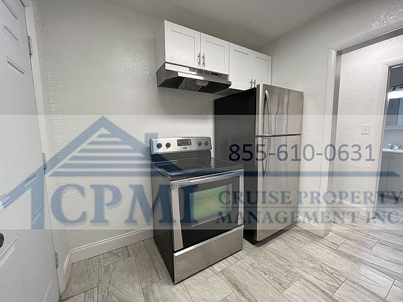 2nd image of 300 NE 4th St APT 4