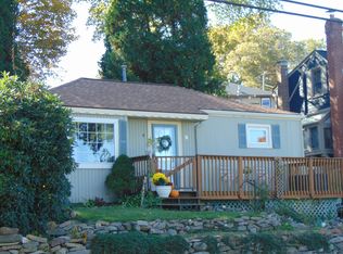 172 Deepwood Dr, Amston, CT 06231