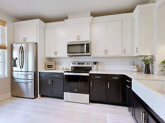 3rd image of 719 Chard Ln