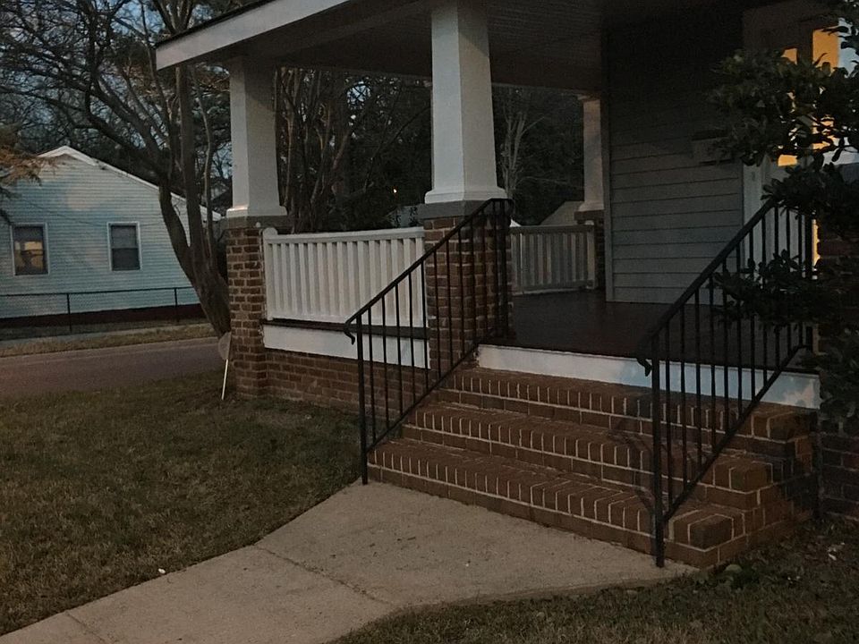 1st image of 2840 Somme Ave