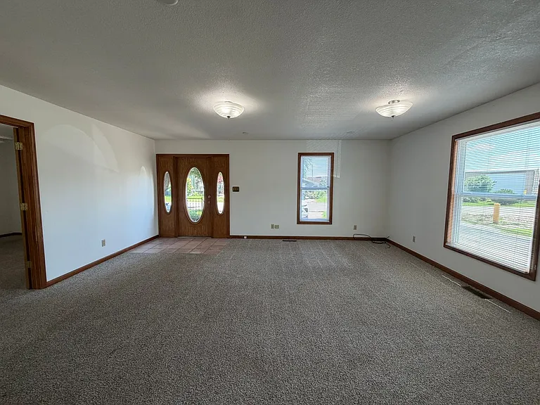 104 Short St — Photo 3