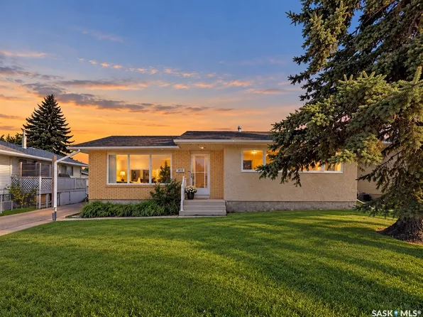 384 28th Street W, Prince Albert, SK S6V 4S9