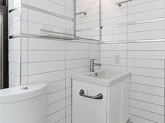 2nd image of 562 Hudson St APT 8