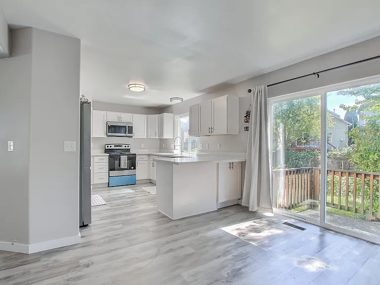 8824 161st Street Ct E — Photo 9