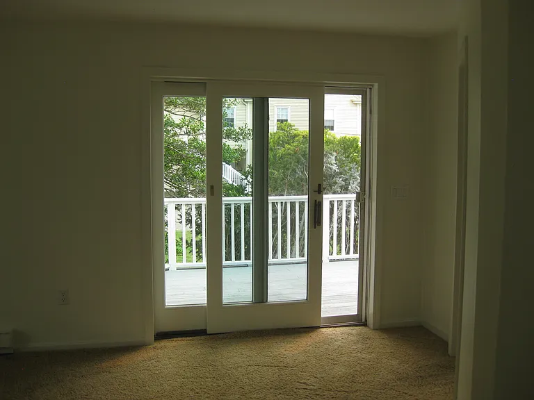 2431 E Main Rd #6 — Photo 11