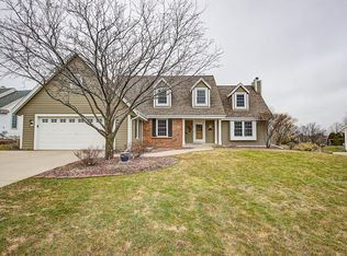W148N10309 Windsong Cir E, Germantown, WI