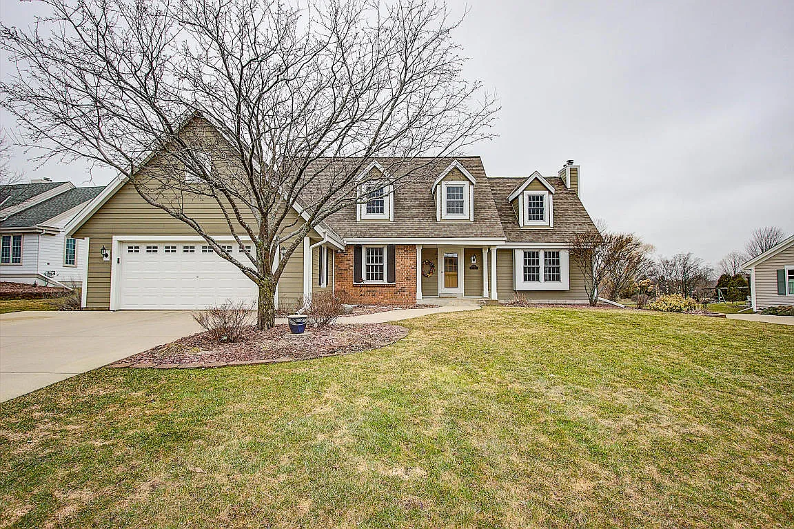 W148N10309 Windsong Cir E photo 1