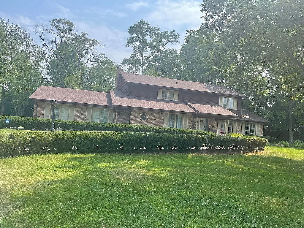 65 Graymoor Ln photo 1