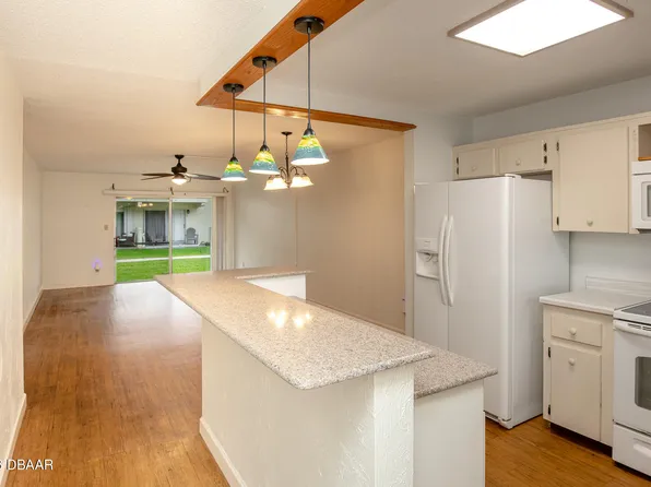 2901 N Halifax Ave APT 111, Daytona Beach, FL 32118
