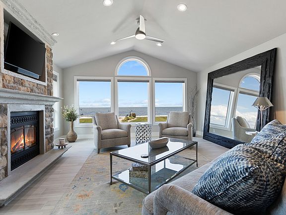 3rd image of 2655 E Shore Dr