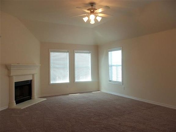 4th image of 5712 Granbury Dr