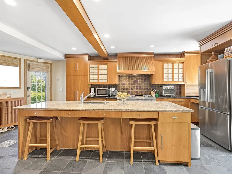 72 Hampton Rd — Photo 11