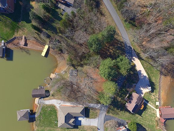 3rd image of 3674 Sandy Shore Dr