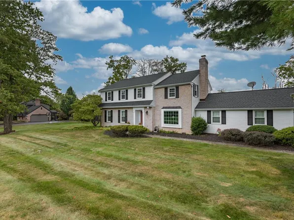 1457 Manor Dr, Bethlehem, PA 18015