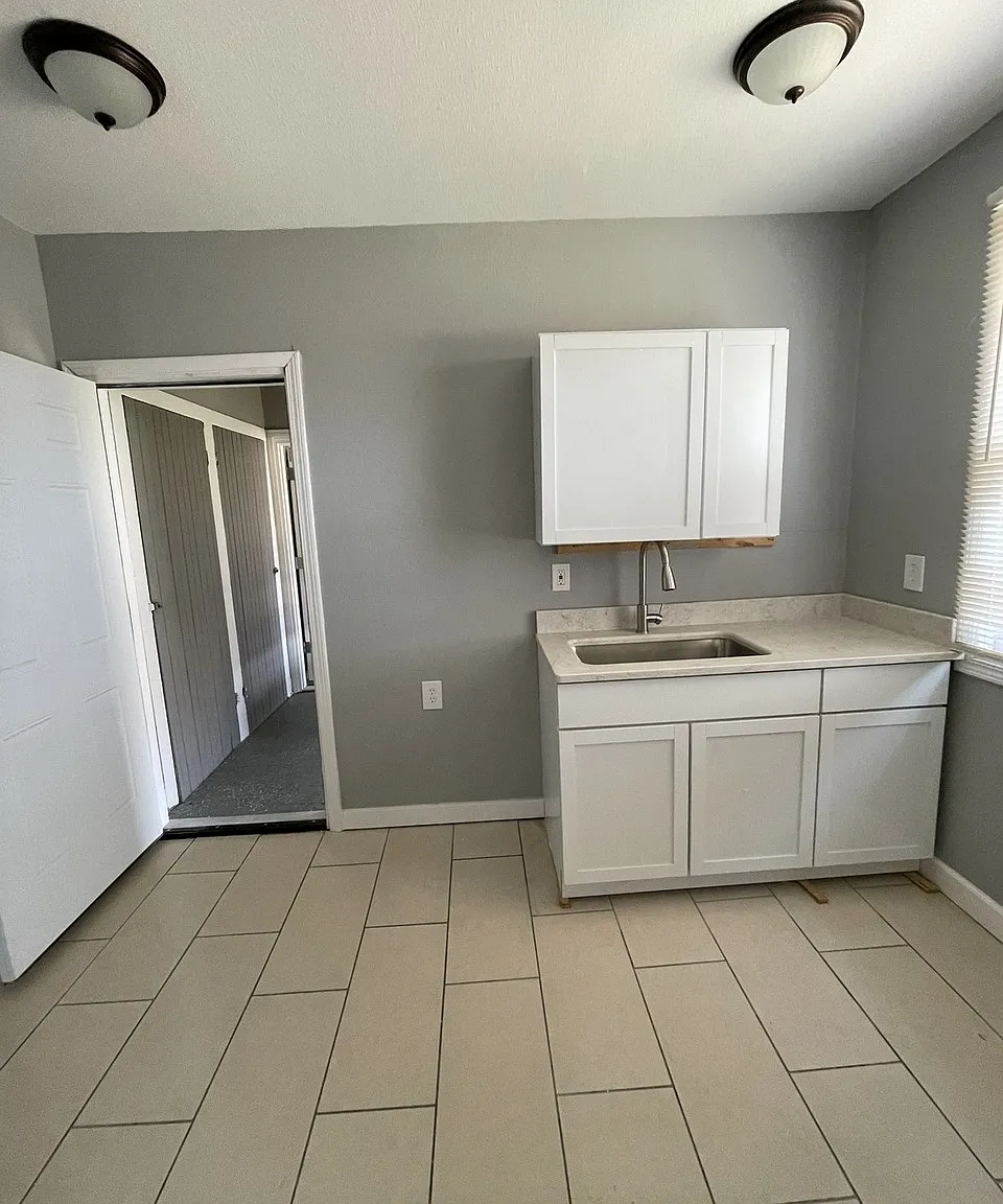 2 bed, 900 sqft, $1,100 — Photo 4
