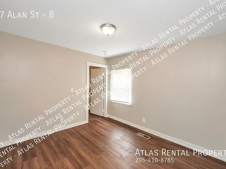 77 Alan St #B — Photo 12