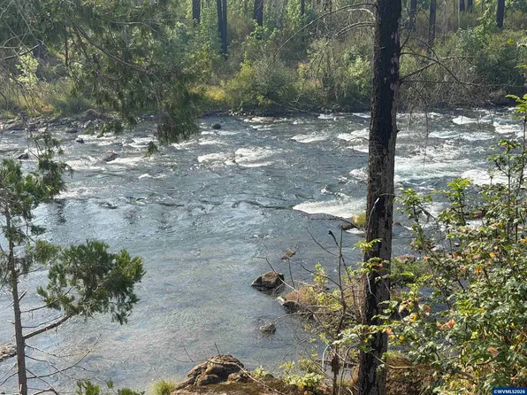 26282 Sitkum Rd, Lyons, OR 97358