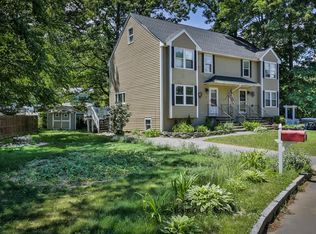 2 Heather Cir, Merrimac, MA 01860