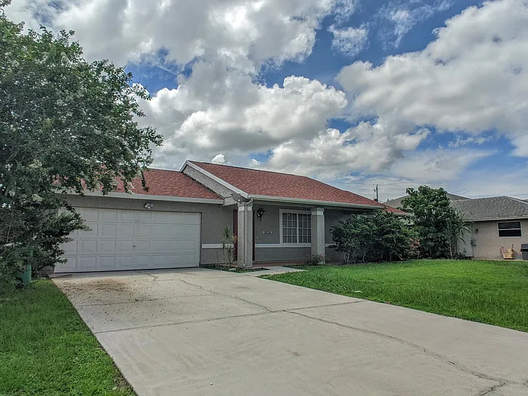 1858 SW Davis St — Photo 3