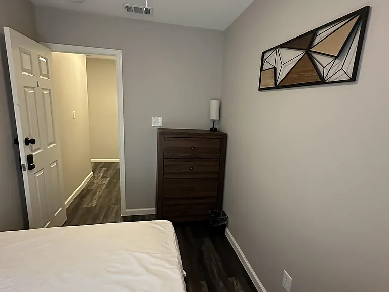 Colonial Ave — Photo 1