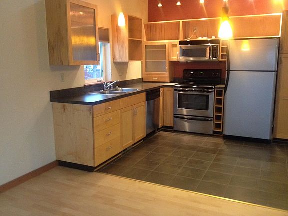 2nd image of 18 Grand Ave