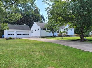 33900 Eddy Rd, Willoughby Hills, OH 44094