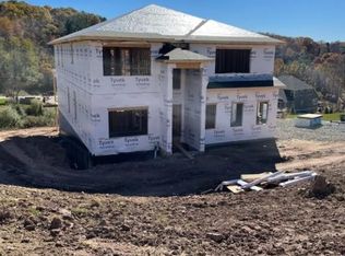 4000 Bloomsbury Ct, Murrysville, PA 15632