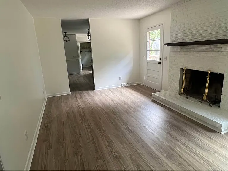 2915 Middle Sound Loop Rd — Photo 7