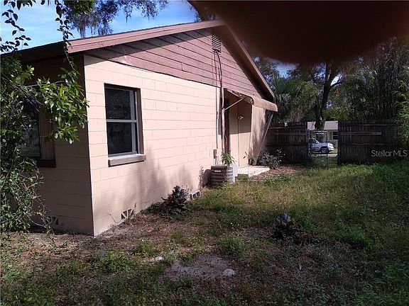 4th image of 221 S Edwards Ave