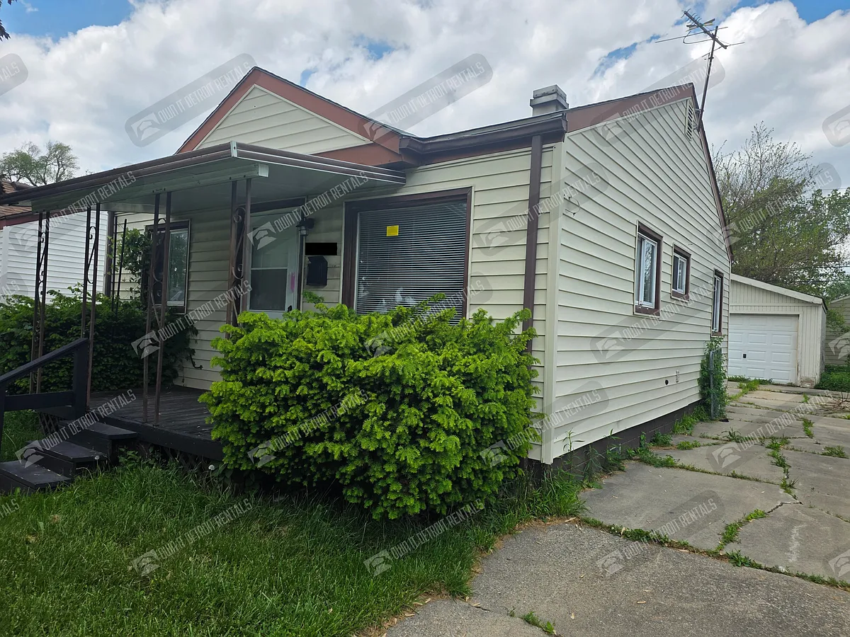 Building Photo - 13065 Sherman Ave
