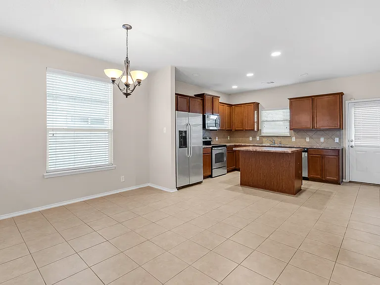 10814 Mustang Oak Dr — Photo 4
